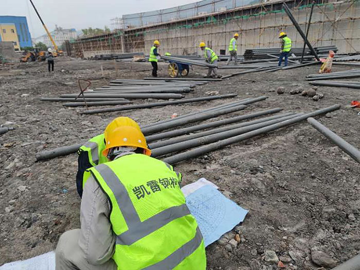 二连浩特螺栓球网架结构